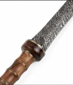 Couteau utilitaire long d'extérieur en acier Damas fait main sur mesure, manche en noyer, incrustation en laiton, lame fixe - Product Image 3