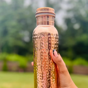 Botella de Cobre Martillado para Cerveza, Diseño Clásico, Tapa Push-Pull, a Prueba de Fugas y Segura para Alimentos, Capacidad de 1 Litro - Product Image 1