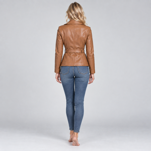 Chaquetas de cuero para mujer que combinan una fabricación duradera, una textura suave, proporciones modernas y una comodidad confiable para el día a día. - Product Image 3
