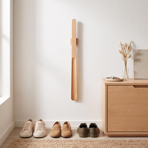 Cuchara para zapatos de madera natural de 50 cm con mango largo y soporte magnético de pared, ayuda para poner zapatos fácilmente, para el cuidado de calzado en la entrada. - Product Image 1