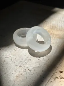 Anneaux de serviette en résine époxy élégants de haute qualité vêtements de table attrayants pour hôtel restaurant et fête utilisés dans les restaurants hôtels - Product Image 2