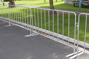 Barrera de Control de Multitudes de Acero Galvanizado de Alta Resistencia 2026, Barricada de Seguridad Portátil de 8.4 pies para Eventos y Seguridad Vial - Product Image 2