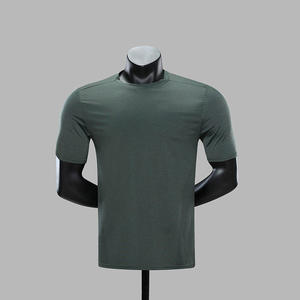 เสื้อยืดคอกลมแขนสั้นสีเขียวเข้มสำหรับผู้ชาย ระบายอากาศได้ดี แห้งเร็ว ทรงสลิมฟิต ผ้าฝ้าย 100% ตาข่าย - Product Image 6