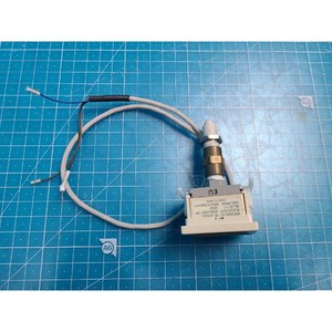 Pressostat numérique à vide SMC ZSE4B-T1-26, utilisé comme pièce détachée pour équipement semi-conducteur d'époque - Product Image 1