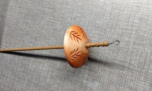 Whorl Drop Spindle con gancho de acero y 4 ranuras para estacionamiento hilo-producto hecho a mano bajo precio brillo polaco - Product Image 3