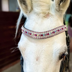 Diadema para Caballo de Cuero Negro con Forma de Ola, de Moda, Personalizada con Cinco Filas de Cristales Brillantes de Colores - Product Image 4