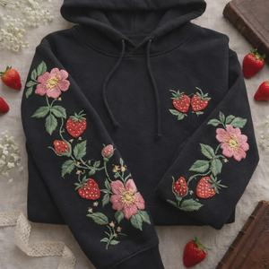 Sweat à capuche unisexe décontracté en coton tricoté fait main avec broderie florale fraise pour le printemps - Product Image 4