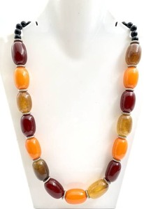 Collier unisexe vintage décontracté bohème pour les vacances, avec pendentif goutte d'eau géométrique couleur marbre et perles irrégulières en résine acrylique - Product Image 5