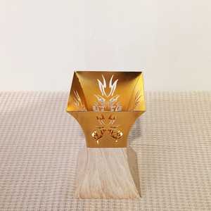 Quemador de Incienso de Metal de Lujo con Base de Madera, Quemador de Incienso Árabe Oud, Decorativo para el Hogar, Porta Incienso - Product Image 1