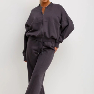 Conjunto Deportivo Oversize Negro para Mujer, Cuello Redondo, Manga Larga, Corte Holgado, Color Sólido, Ropa Casual de Otoño con Bolsillos Laterales - Product Image 4