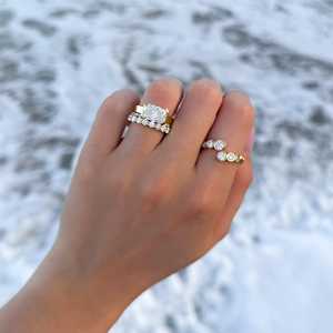 Bague de fiançailles solitaire moderne et minimaliste en or massif 14k 18k, diamant de 4 carats, taille radiant, demi-sertie, cultivé en laboratoire, avec bande de 3,5 mm - Product Image 2