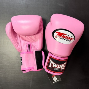 นวมมวยไทย MMA หนังวัวแท้ ทำมือ แบบรัดตีนตุ๊กแก ป้องกันนิ้วมือเต็มรูปแบบ ระบายความชื้น สำหรับผู้ใหญ่ - Product Image 6