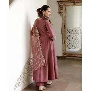 ชุดเสื้อผ้าสตรีแบบ Salwar Kameez ผ้าโพลีเอสเตอร์ พร้อมกางเกงและผ้าคลุมไหล่ ปักลายสวยงาม ไซส์ XL สำหรับงานปาร์ตี้ - Product Image 2