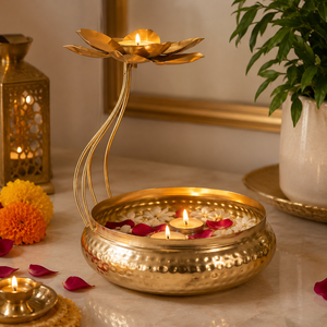 Cuenco Urli de Loto Dorado Hecho a Mano con Portavelas, Cuenco Decorativo de Metal con Flores Flotantes, Decoración Festiva para el Hogar para Diwali - Product Image 4