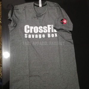 Nouveau t-shirt pour homme avec logo et style personnalisés, confectionné en tissu de coton doux et respirant, léger, durable, confortable, avec des coutures solides. - Product Image 1