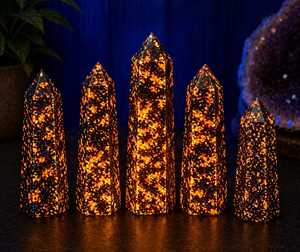 Tour de cristal Yooperlite poli, pierre fluorescente pour la décoration intérieure, la méditation et la collection de cristaux - Product Image 4
