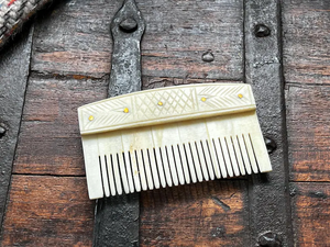 Peine de hueso medieval temprano - Hecho a mano y decorado por blossom craft india - Product Image 6