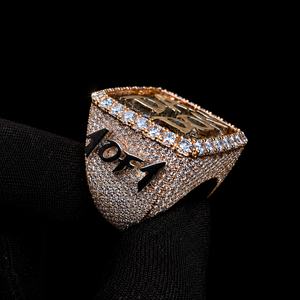 Bague Standard Unique de Créateur Da Don avec Lettre, entièrement pavée de Moissanite et de Diamants, en Or Rose 18K, style Hip Hop, Bijoux pour Homme - Product Image 3
