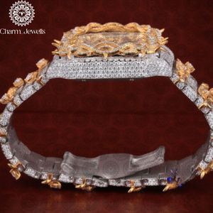 Montre de luxe rectangulaire dorée Charm_Jewells 38 mm à quartz analogique avec lunette sertie de diamants pour homme - Product Image 2