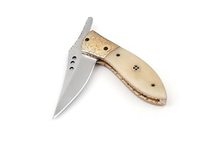 Navaja Plegable de Acero con Mango de Madera, Hoja de Punta Caída y Apertura con Perilla para el Pulgar - Product Image 4