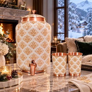 Dispensador de Agua de Cobre con Diseño Único y Elegante, con Tapa y Grifo, Patrón Damasco Blanco y Dorado, Gran Capacidad, Portátil, para Bodas - Product Image 1