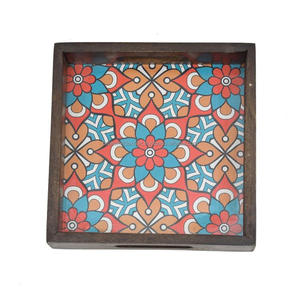 Plateau de service de forme ronde de conception de luxe avec la conception imprimée d'émail là-dessus faite de plateau d'utilisation de vaisselle de salle à manger en bois nouveauté par FWE - Product Image 6