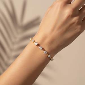 Bracelet tennis de luxe pour femme plaqué or avec diamants de laboratoire taille poire sertis à griffes 11.00 CTW - Product Image 6