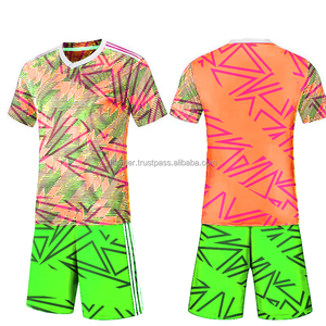 Maillot de football France personnalisé de haute qualité, léger, à séchage rapide, respirant, anti-UV, extensible dans quatre directions, avec impression du logo - Product Image 5