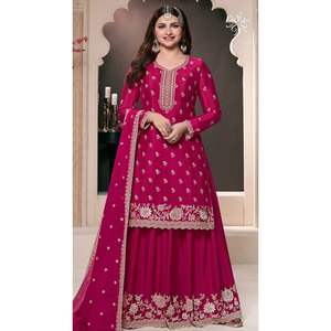 Conjunto de Traje Elegante para Mujer con Hermoso Bordado y Trabajo de Lentejuelas - Product Image 2