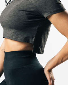 Haut court de sport sans couture pour femme, manches courtes, séchage rapide, personnalisable avec logo, pour la gym, vente en gros, faible MOQ - Product Image 4