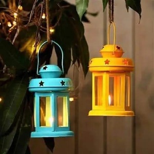 Farol Marroquí Clásico de Hierro en Color Dorado Antiguo, Portavelas de Diseño Clásico para Jardín y Sala de Estar - Product Image 3