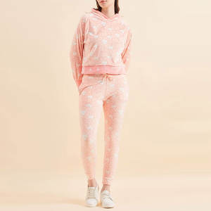 Ensemble de survêtement en velours pour femme, style décontracté et luxueux, coupe ample et élégante, idéal pour la maison et le quotidien - Product Image 1