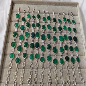 Hermosa Pulsera de Ónix Verde Grado AAA con Cuentas Elásticas de Fluorita Multicolor Grabada y Diseño de Amor Tallado, Piedras Preciosas al por Mayor - Product Image 2
