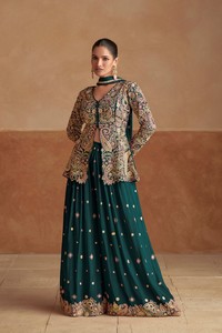 Lehenga Choli Verde Tradicional de Diseñador RN, Última Moda, Cosido, para Novia, Boda, Fiesta, Chinon, Corte Ajustado, Reversible, Protección Solar - Product Image 3