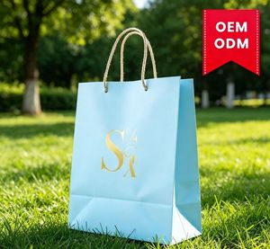 Sac de shopping en papier kraft blanc écologique avec marquage personnalisé, sac en papier kraft blanc de luxe personnalisé pour l'emballage de la mode - Product Image 1
