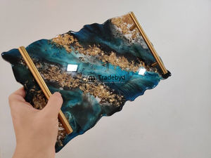 Plateau en résine moderne, fait main, mobile et polyvalent, pour la décoration de table Tradebyd - Product Image 3