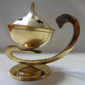 Nouvel Arrivage Brûleur d'encens et diffuseur d'aromathérapie en laiton plaqué or poli antique, gaufré, très vendu et de qualité supérieure - Product Image 5