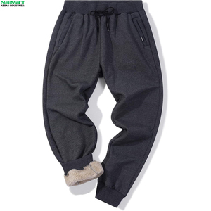 Pantalon de jogging d'hiver pour homme en tissu épais, doublure polaire chaude, couche de base unie et robuste, pantalon uniforme avec poches - Product Image 1