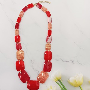 Collar de Moda, Joyería de Diseño Artesanal, Collar de Cuentas de Resina Hecho a Mano, Aspecto Moderno y Atractivo, Regalo para Fiestas, Unisex - Product Image 3