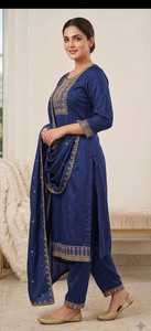 Ensemble Salwar Kameez en rayonne bleue brodé et entièrement cousu Leranath Fashion avec Dupatta – Tenue décontractée ethnique indienne et pakistanaise pour femme - Product Image 2