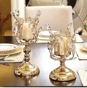 Support à trois tasses en or cintré avec accents de branches en cristal et verre ambré. Disponible aux prix de gros. - Product Image 3