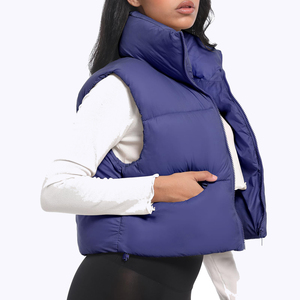 Chaleco Corto Acolchado para Mujer con Cuello Alto, Personalizable con tu Logotipo, Estilo Casual, con Capucha y Cintura Ajustable, Prenda de Invierno sin Mangas - Product Image 6