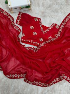 Sari indien traditionnel élégant pour femme, tissu léger et doux, coupe élégante, idéal pour mariage, fête ou occasion festive. - Product Image 2