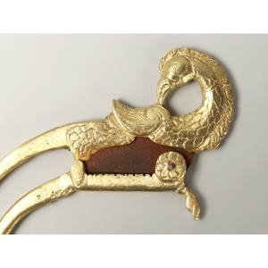 Cortador de tuercas de latón de 7 pulgadas hecho en India con diseño de loro para decoración del hogar - Product Image 2