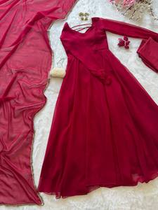 Ensemble de robe Anarkali en rayonne rouge, robe longue à manches longues avec bas et dupatta, tenue de soirée - Product Image 2