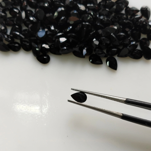 Ónix Negro Natural, Corte Pera de 6x4MM, Gema Suelta de la Mejor Calidad para Joyería, Red Mountain Gems - Product Image 1