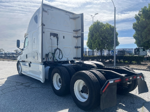 Camión Freightliner T12664ST 2019 Usado en Buen Estado con Transmisión Automática y 223,869 Millas - Product Image 5