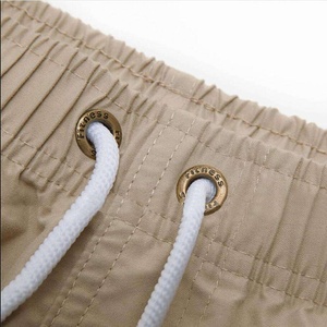 Shorts de sport décontractés pour hommes, respirants, en soie glacée, avec poches, cordon de serrage, séchage rapide, pour la course à pied - Product Image 5