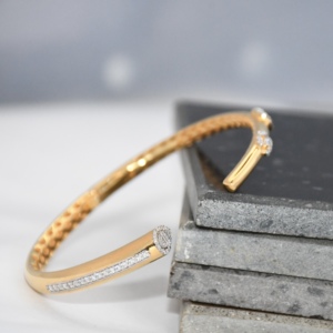 Brazalete Abrible con Diamantes en Oro de 18K |   Diamantes cultivados en laboratorio |   Corte Brillante para Mujer |   Certificado por IGI |   VDS 25G Elegante para Uso Diario - Product Image 6