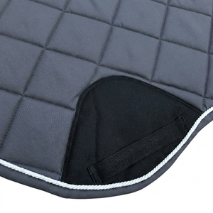 Conjunto profesional de equipo para salto ecuestre: almohadilla contorneada para silla de montar, botas de salto con frente abierto y gorro antimoscas de ganchillo hecho a mano - Product Image 5
